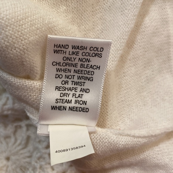 Croft & Barrow - pretty white Crochet top. Size S - Picture 5 of 11